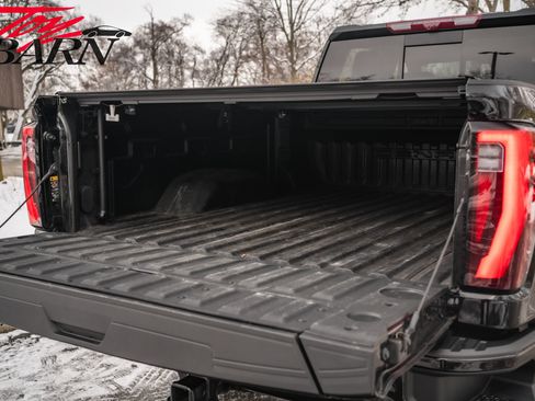 Used 2024 GMC Sierra 2500 Denali Ultimate image 17