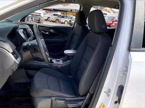 Used 2022 GMC Terrain SLE w/ Elevation Edition image 7