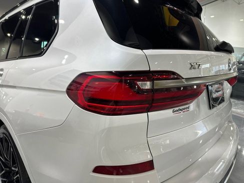 Used 2020 BMW X7 M50i w/ Dynamic Handling Package AWD/4WD image 33