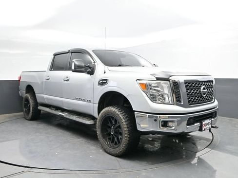 Used 2016 Nissan Titan XD AWD/4WD image 4