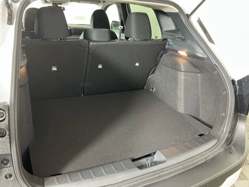 New 2025 Nissan Kicks SV image 14