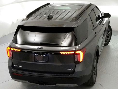 New 2025 Ford Explorer Active w/ Active Comfort Package image 16