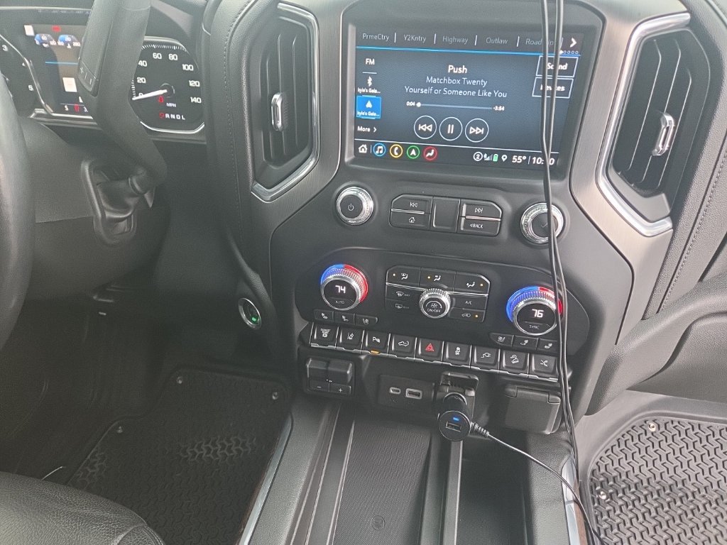 Used 2021 GMC Sierra 2500 Denali w/ Denali Black Diamond Edition AWD/4WD image 18