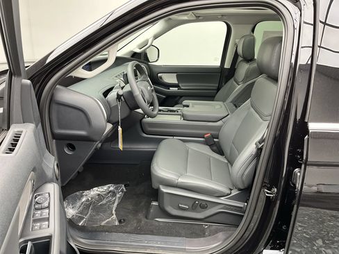 Used 2026 Ford Expedition Max Active AWD/4WD image 3