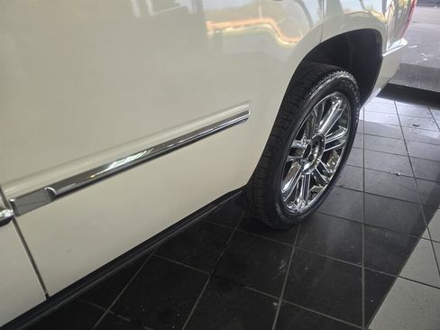 Used 2012 Cadillac Escalade Platinum image 37
