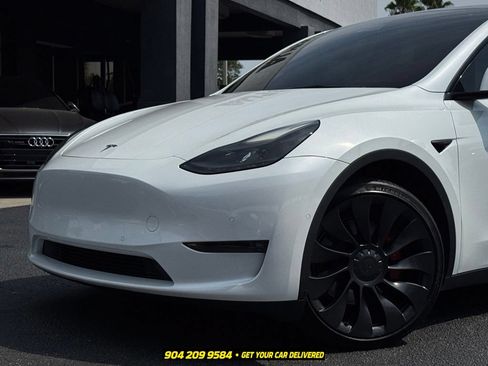 Used 2022 Tesla Model Y Performance AWD/4WD image 2