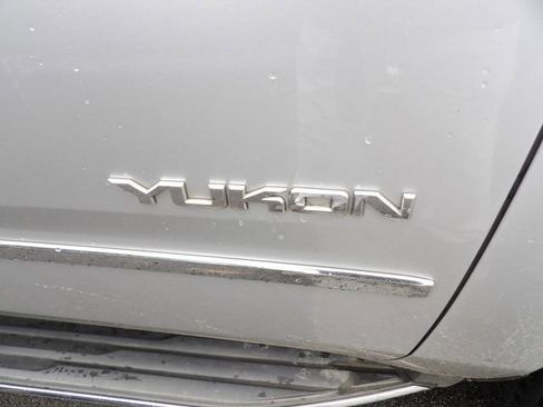 Used 2017 GMC Yukon SLT w/ Premium Edition image 22