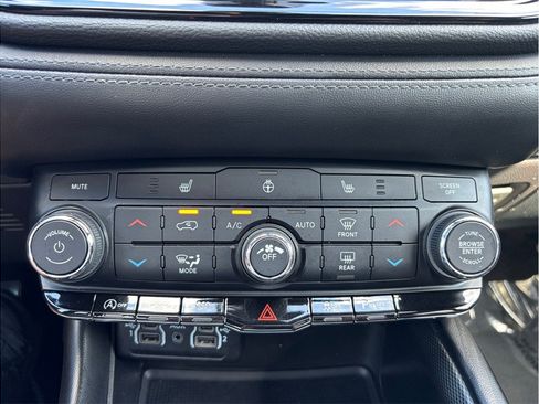 Used 2022 Dodge Durango GT AWD/4WD image 29