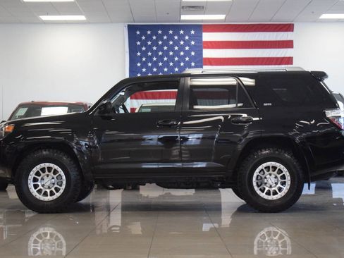 Used 2014 Toyota 4Runner SR5 AWD/4WD image 21
