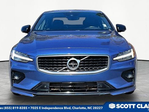 Used 2020 Volvo S60 T6 R-Design image 2