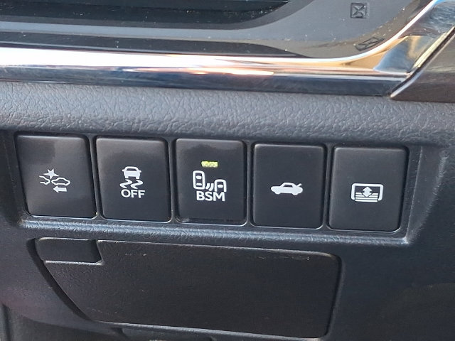 Used 2018 Toyota Avalon Limited w/ All Weather Liner Package FWD image 16