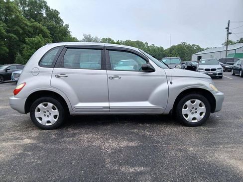 Used 2009 Chrysler PT Cruiser FWD image 4