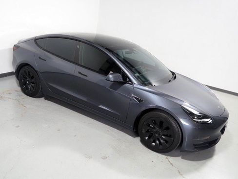 Used 2023 Tesla Model 3 Standard Range RWD image 13
