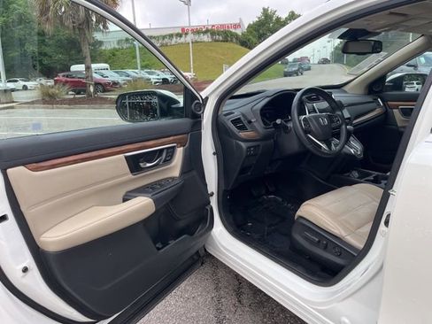 Used 2017 Honda CR-V Touring image 4
