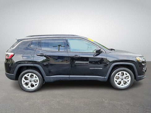 Certified 2025 Jeep Compass Latitude AWD/4WD image 7