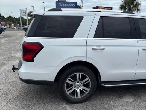 Used 2022 Ford Expedition Limited RWD image 3
