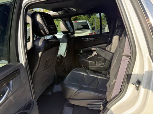 Used 2017 Cadillac Escalade Platinum AWD/4WD image 13