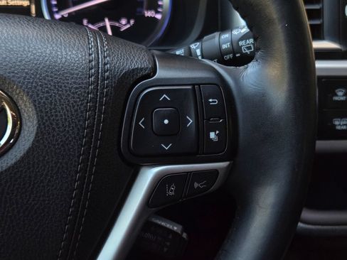 Used 2019 Toyota Highlander Limited AWD/4WD image 27