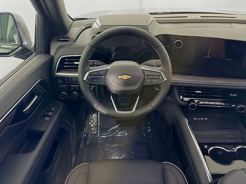 New 2025 Chevrolet Suburban Premier image 23