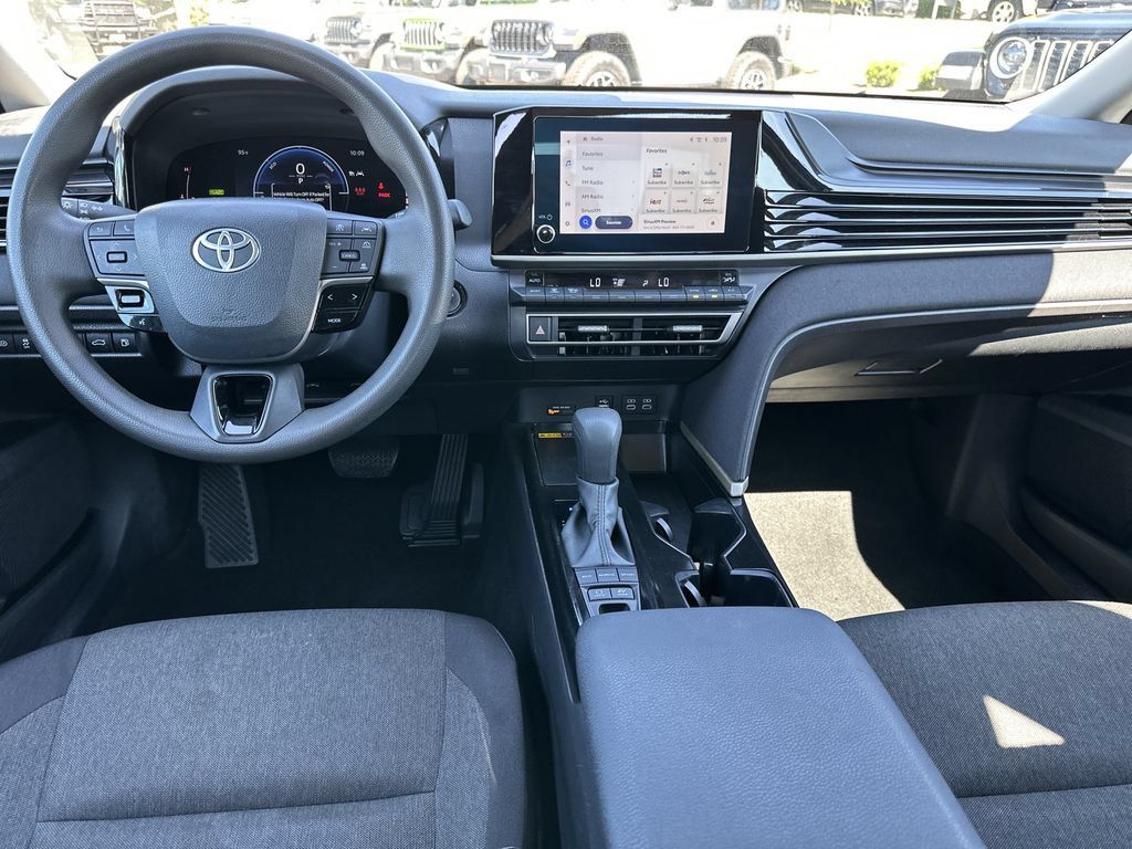 Used 2025 Toyota Camry LE FWD image 10