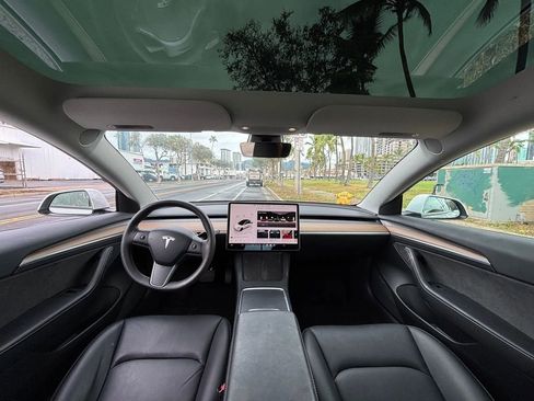 Used 2023 Tesla Model 3 Standard Range image 12