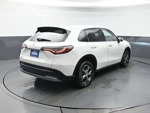 Used 2024 Honda HR-V EX-L image 6