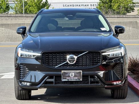 Used 2024 Volvo XC60 B5 Plus w/ Protection Package Premier AWD/4WD image 11