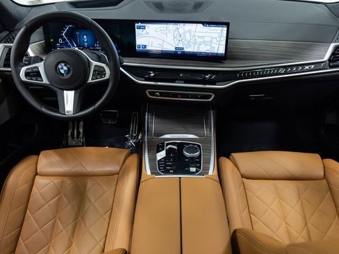 Used 2023 BMW X7 xDrive40i w/ M Sport Package image 21