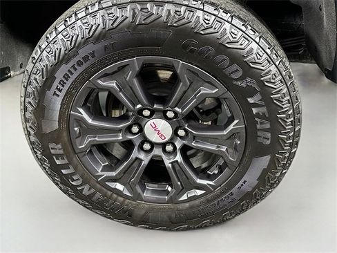 Used 2023 GMC Canyon Elevation image 27