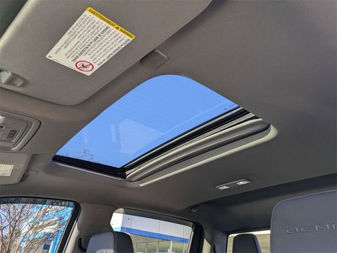 Used 2021 GMC Sierra 2500 Denali w/ Denali Ultimate Package image 26