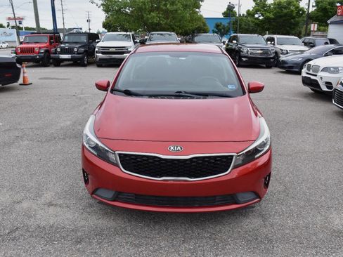 Used 2017 Kia Forte S FWD image 3
