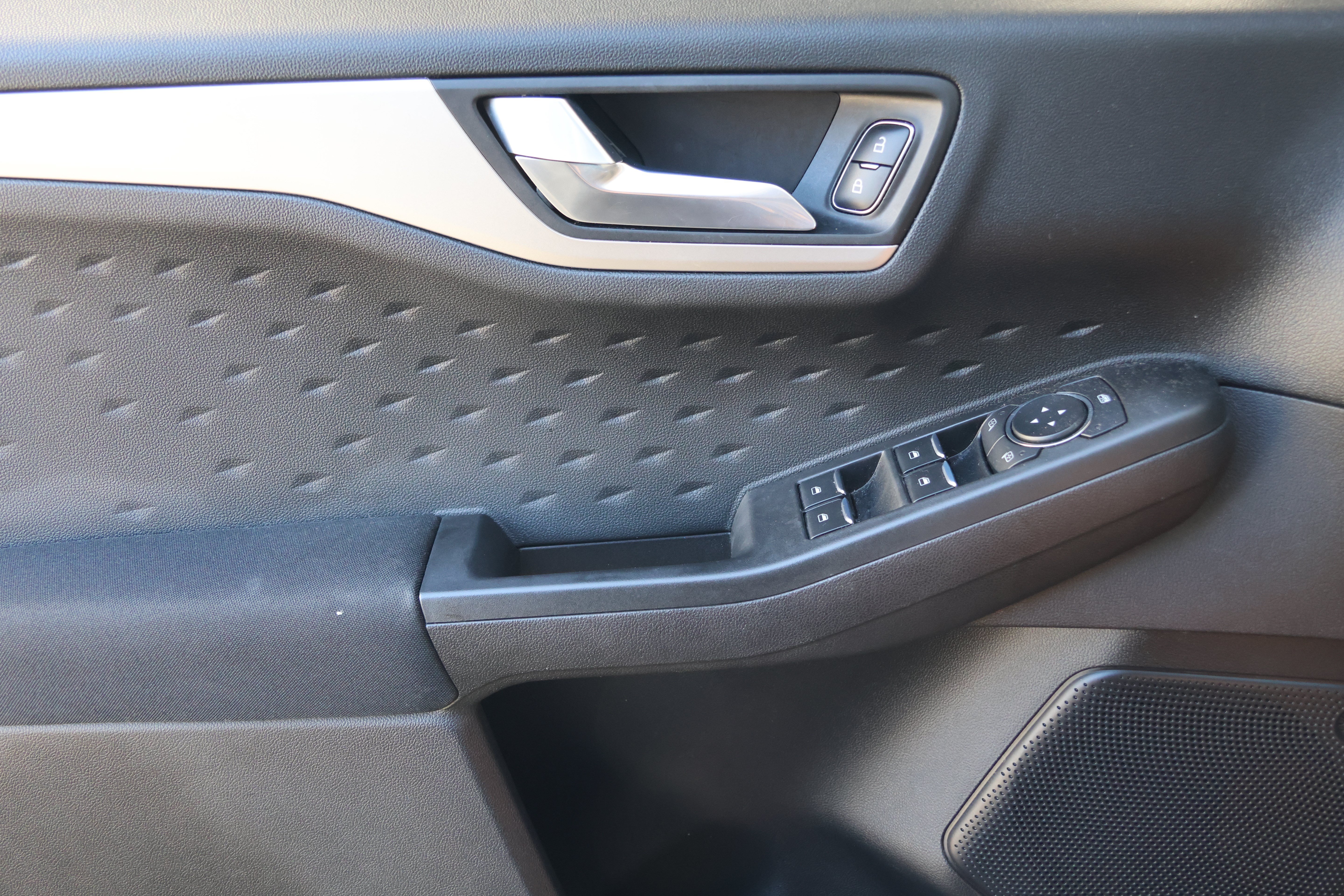 Used 2020 Ford Escape SE FWD image 12