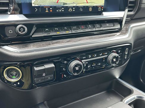 Used 2024 Chevrolet Silverado 1500 LTZ image 24