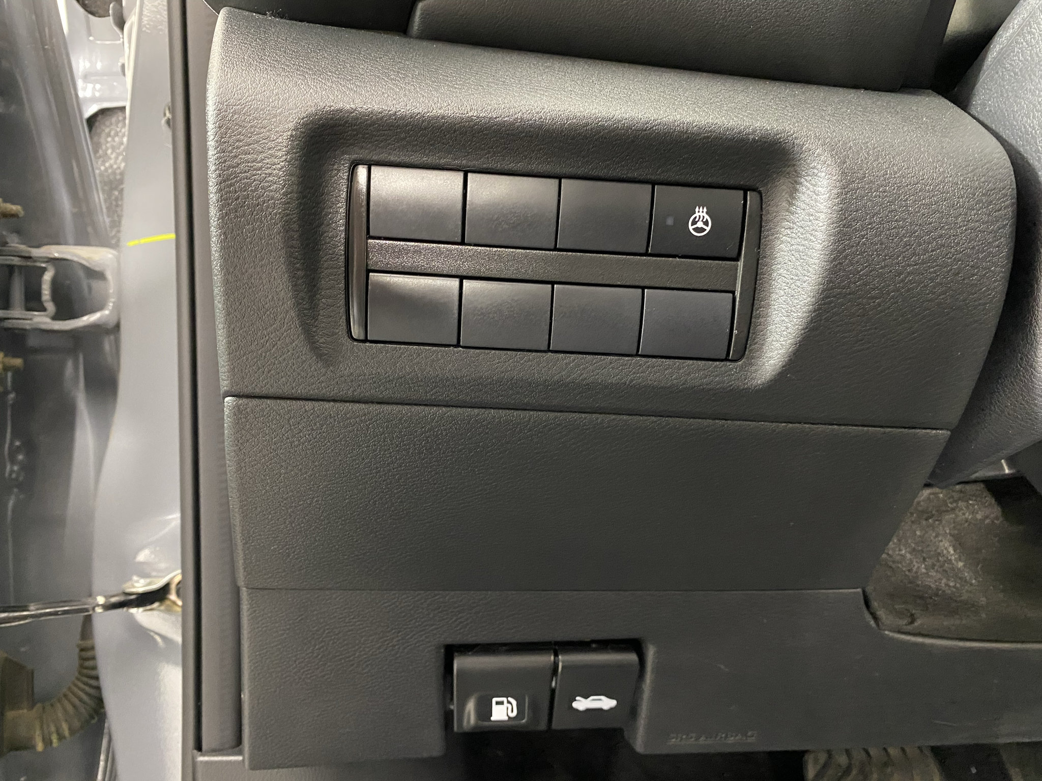 Used 2024 Nissan Kicks SR w/ SR Premium Package FWD image 22