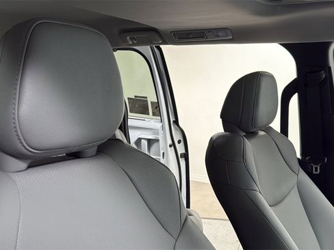 New 2026 Toyota Sienna XLE image 20