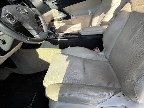 Used 2010 Lexus IS 250C image 17