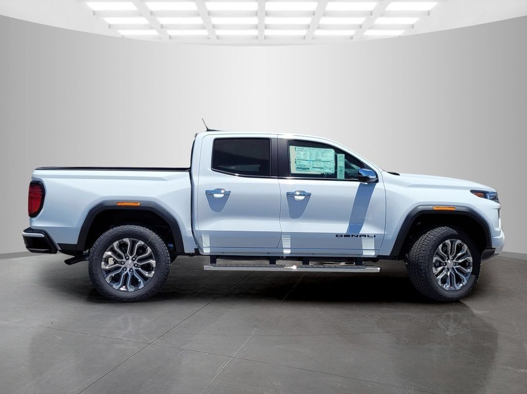 New 2026 GMC Canyon Denali w/ LPO, Black Badging Package AWD/4WD image 4