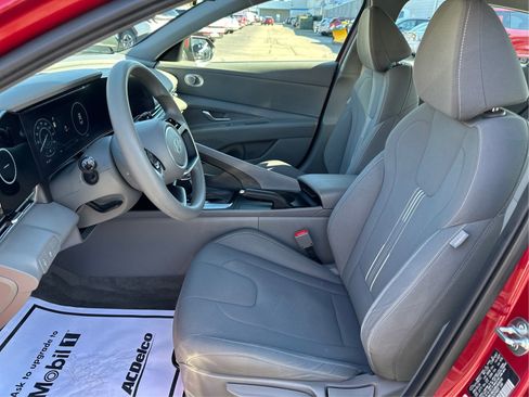 Certified 2024 Hyundai Elantra SEL FWD image 9