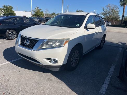 Used 2015 Nissan Pathfinder SV w/ Trailer Tow Package image 1