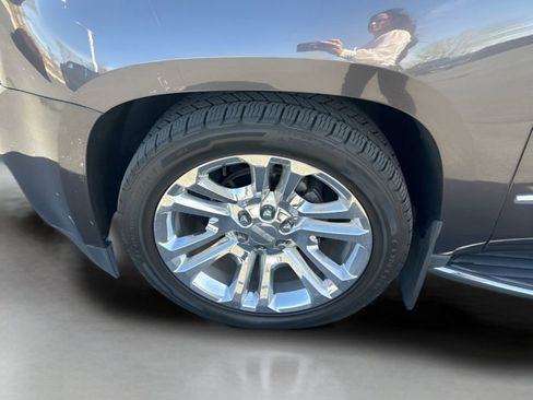 Used 2018 GMC Yukon SLT image 17