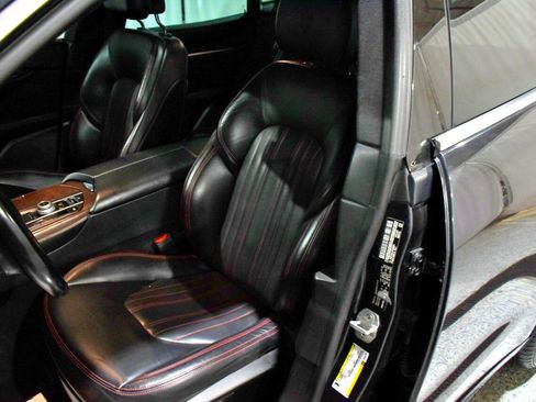 Used 2017 Maserati Levante w/ Luxury Package image 11