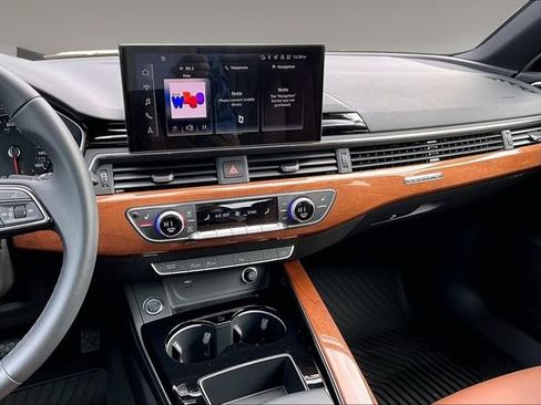 Used 2023 Audi A4 2.0T Premium w/ Convenience Package image 9