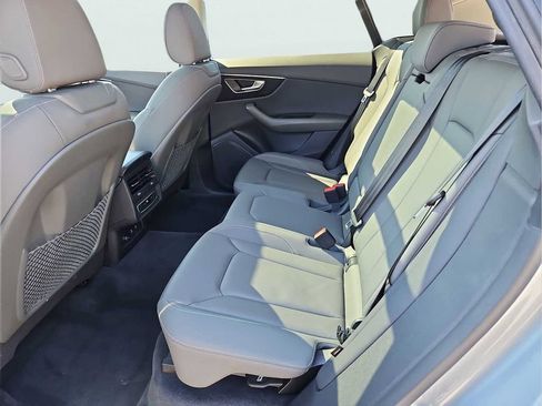 Certified 2025 Audi Q8 Premium AWD/4WD image 33