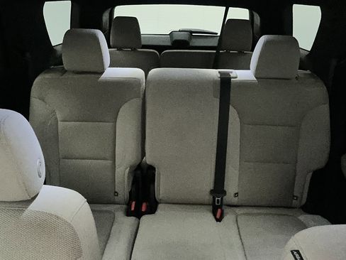 Used 2022 Chevrolet Traverse LS image 14