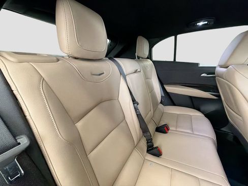 Used 2025 Cadillac XT4 Premium Luxury FWD image 27