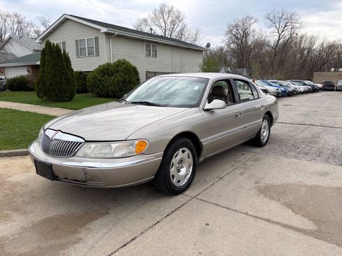 Used 1999 Lincoln Continental image 4