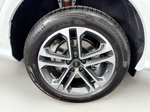 Used 2025 Audi Q5 2.0T Premium Plus w/ Premium Plus image 32
