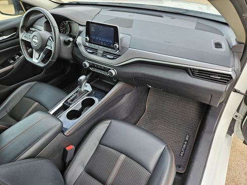 Used 2025 Nissan Altima 2.5 SR image 32