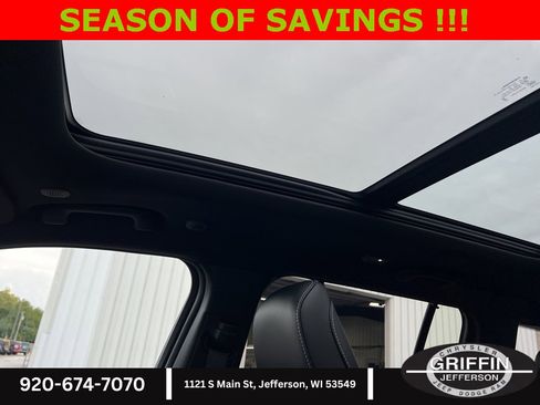 New 2025 Jeep Grand Cherokee Limited w/ Luxury Tech Group II image 31