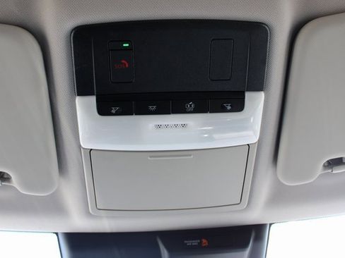 Used 2022 Mitsubishi Outlander SE image 35